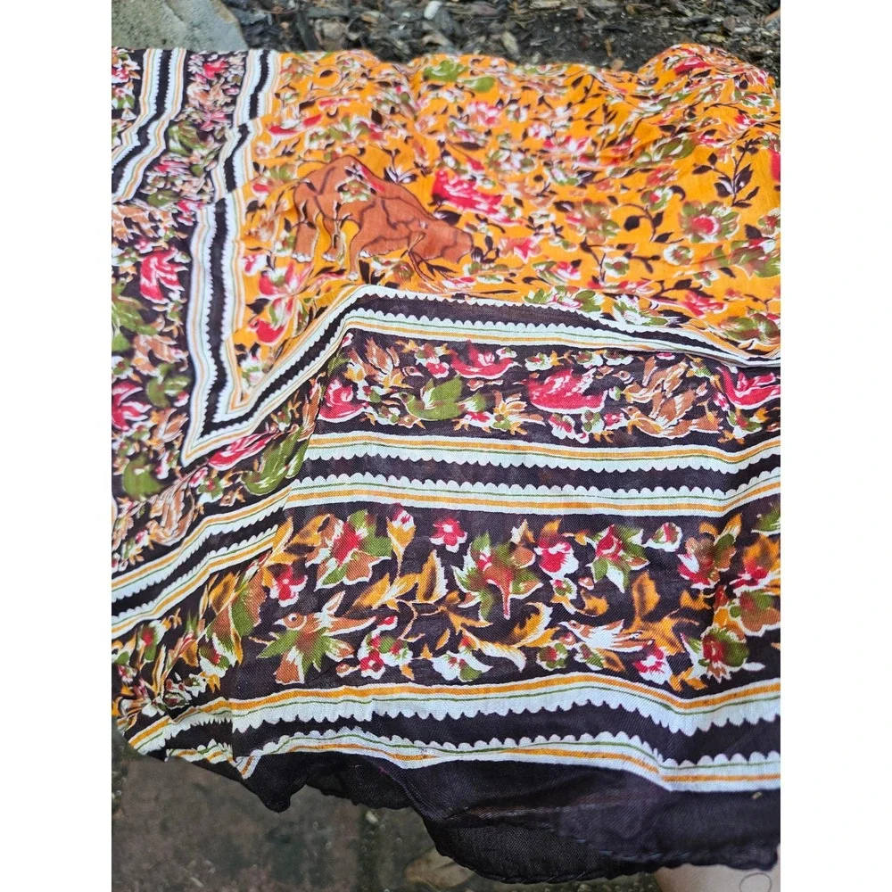 Vintage Handwoven 100% Silk Scarf, Made in India 40" x 40" - Picture 2 of 9